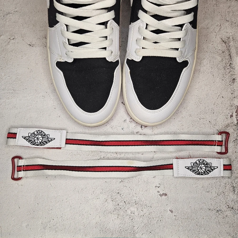 2008 Nike Air Jordan 1 High / Mens SIZE 10.5 / Colorway - Black, White, & Red - Picture 10 of 13